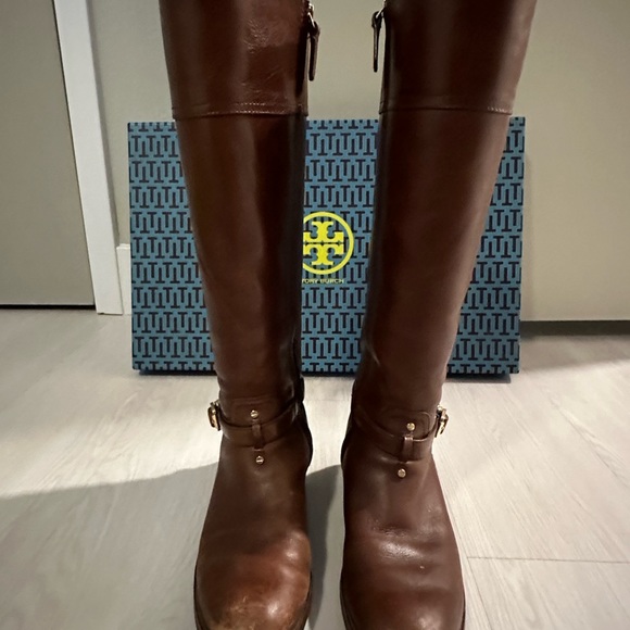 Tory Burch Marlene Riding Boot Finni Vegan Leather w/Gold Metal Details Size 7.5 - Picture 5 of 16